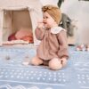 Niebieska mata piankowa dla dziecka - Dziecko na niebieskiej macie piankowej puzzle - Mata piankowa puzzle - mata dla dziecka - mata piankowa dla dziecka