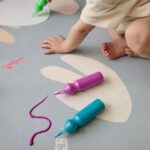 mata pod krzesełko ORGANIC SEA - jaką matę pod krzesełko wybrać? jaka mata do rozszerzania diety? Mata ochronna od Olya Kids - zdrowa mata ochronna