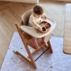 mata pod krzesełko - mata ochronna do karmienia fioletowa od Olya Kids